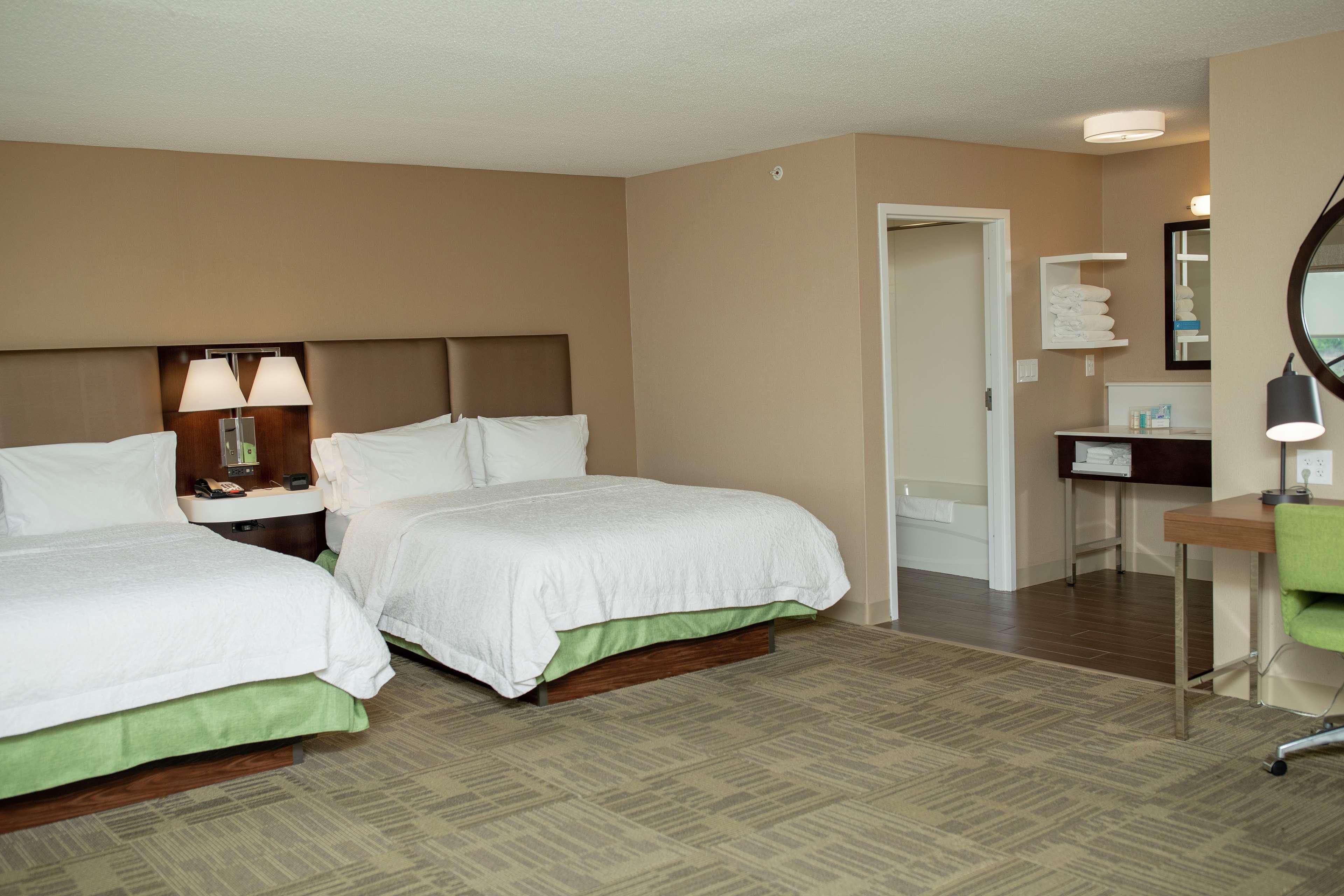 Hampton Inn Commerce/Novi Bagian luar foto