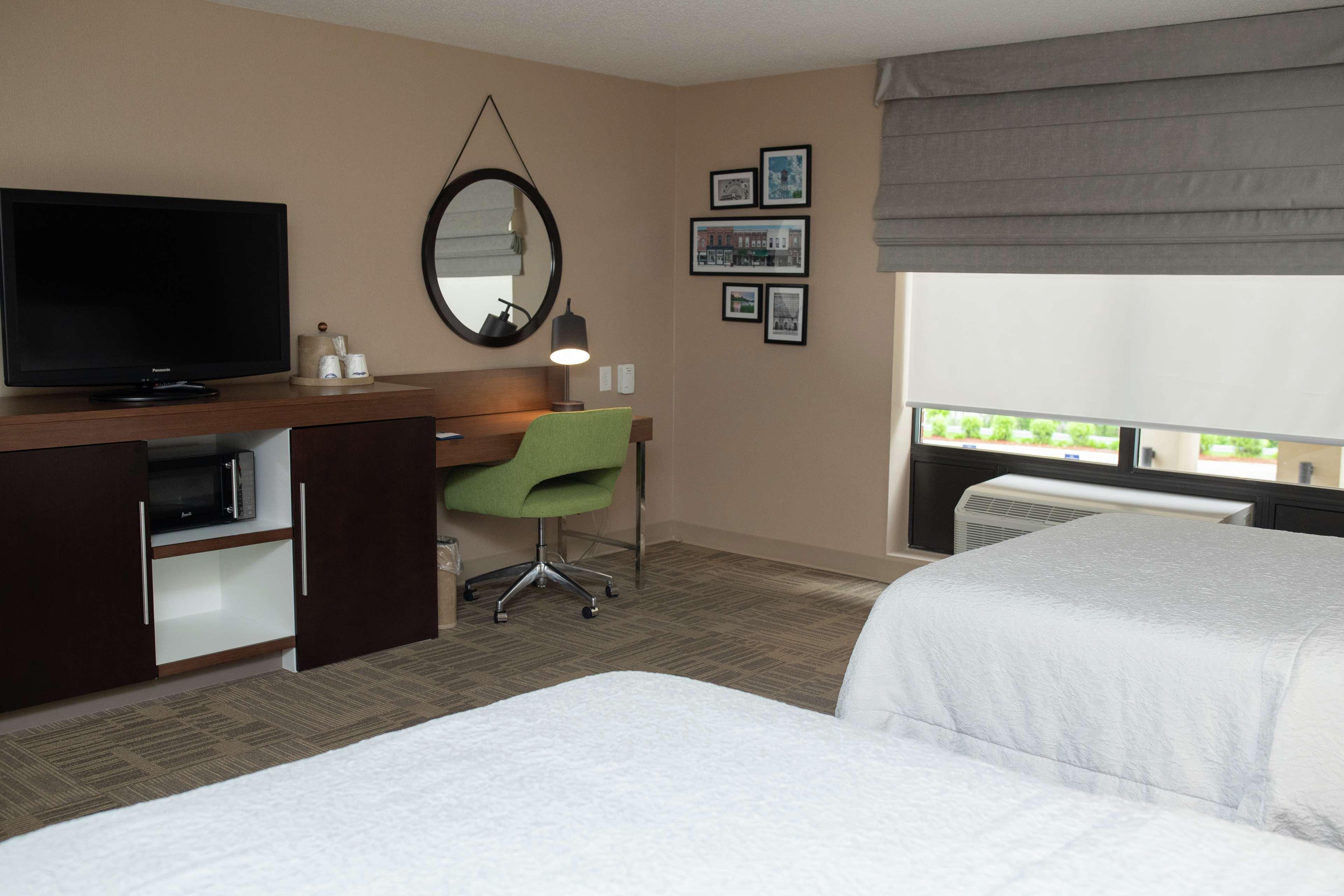 Hampton Inn Commerce/Novi Bagian luar foto