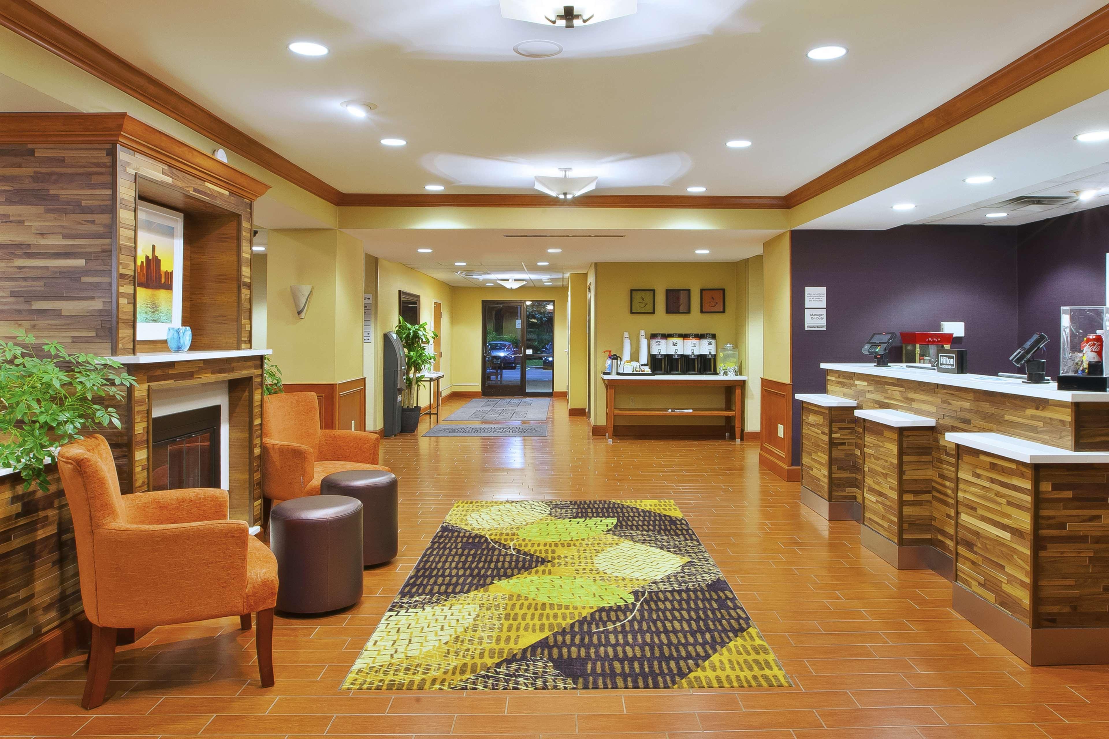 Hampton Inn Commerce/Novi Bagian luar foto