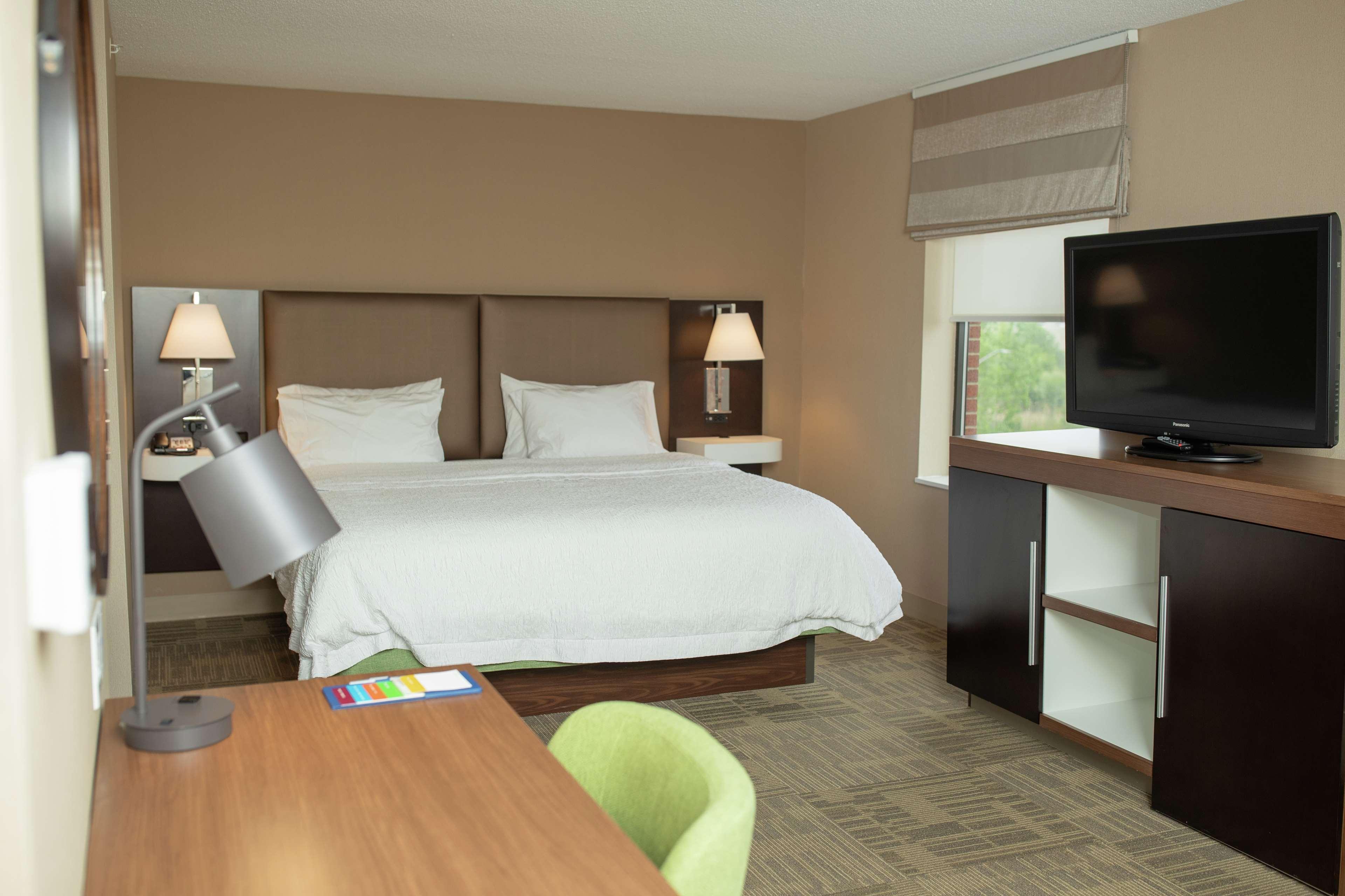 Hampton Inn Commerce/Novi Bagian luar foto