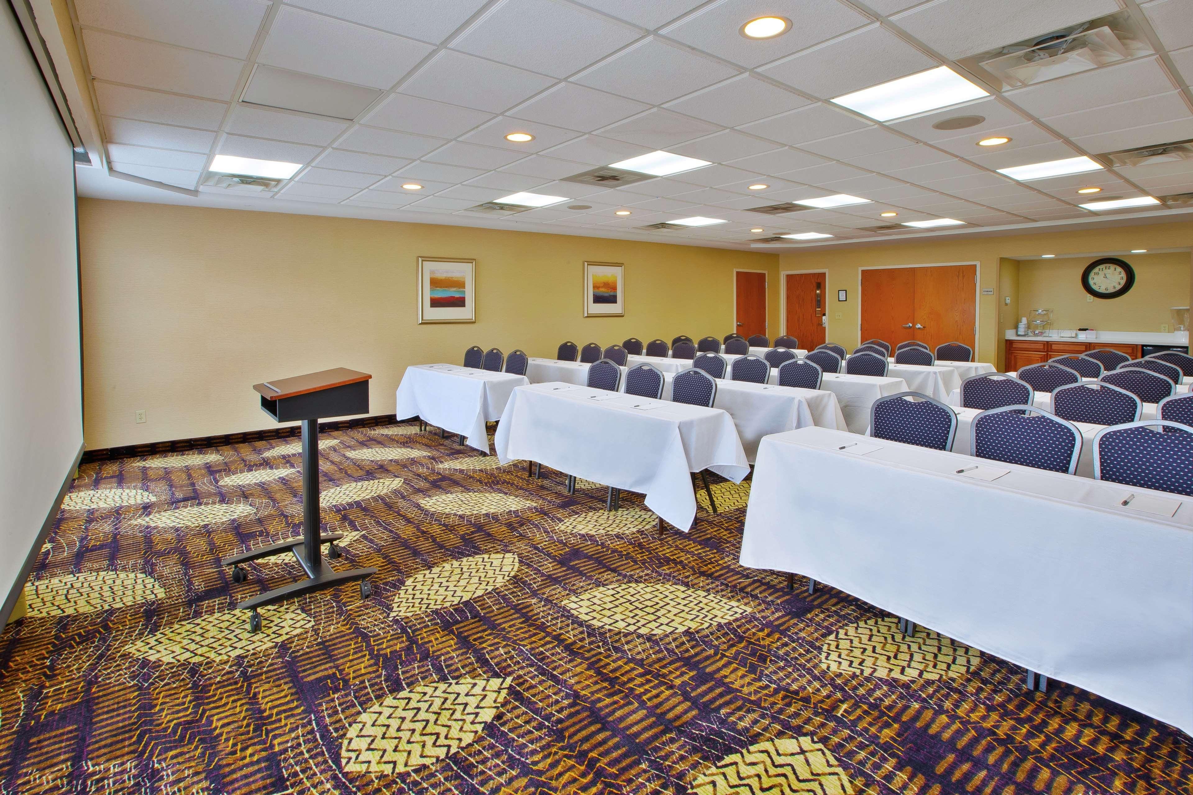 Hampton Inn Commerce/Novi Bagian luar foto