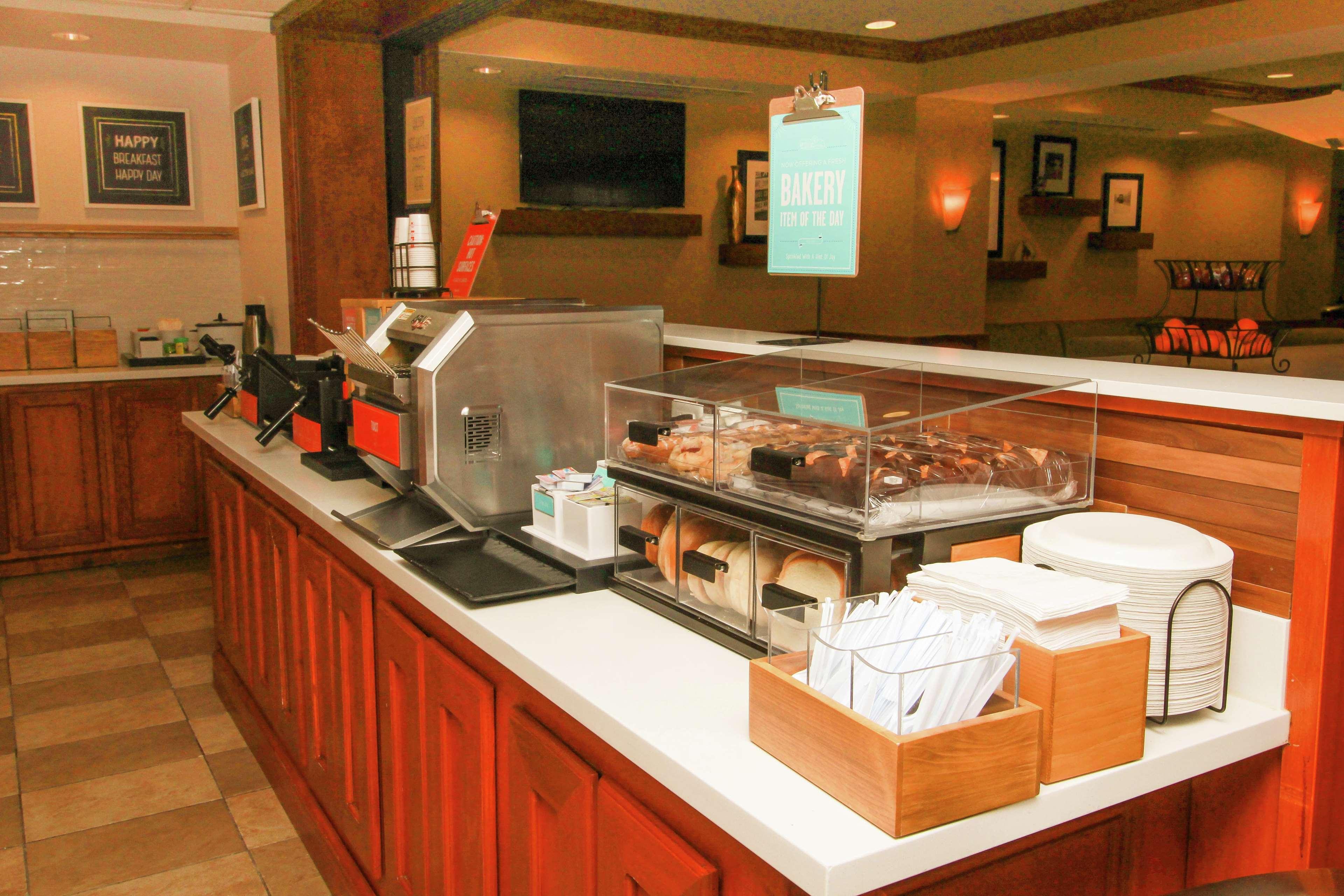 Hampton Inn Commerce/Novi Bagian luar foto