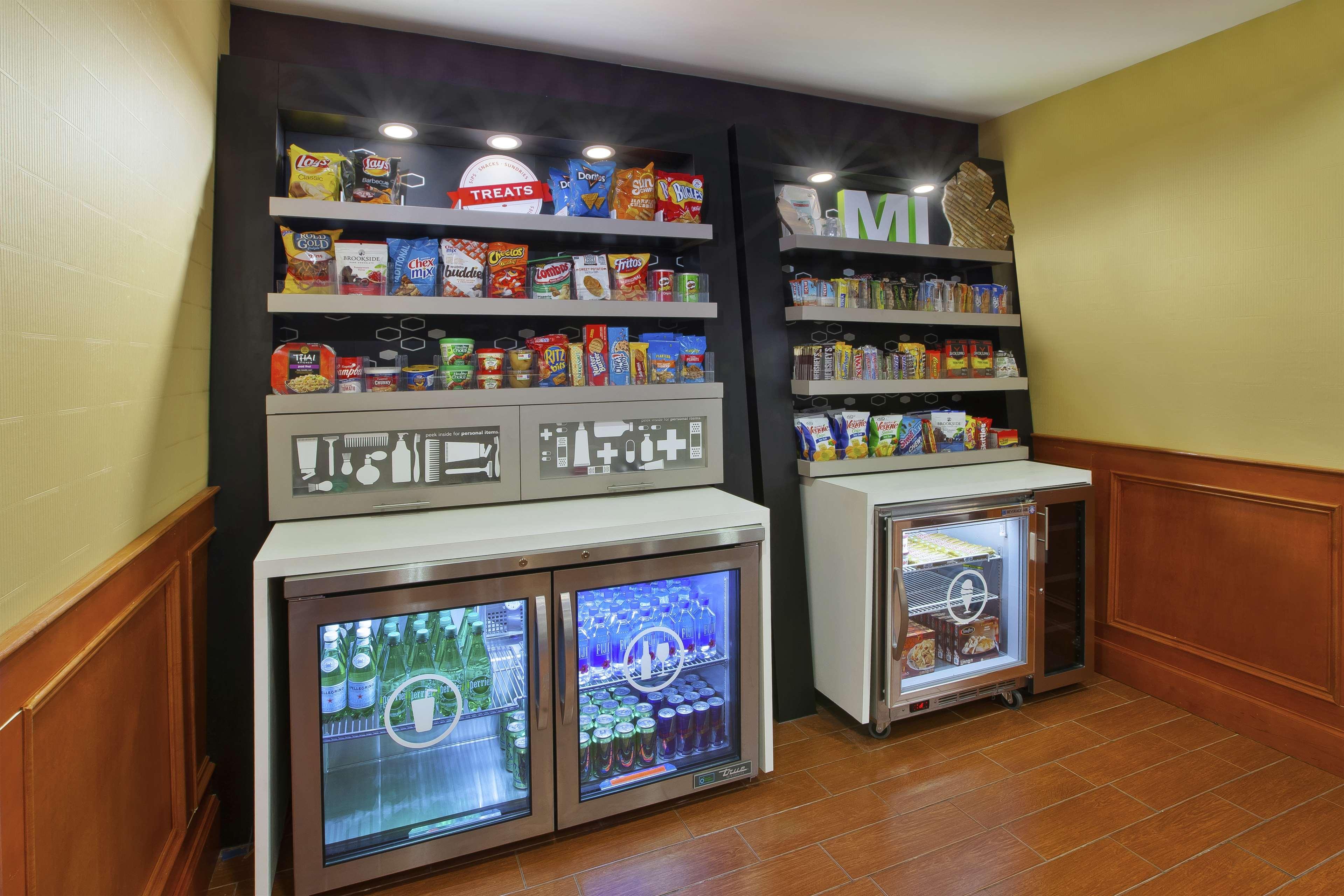 Hampton Inn Commerce/Novi Bagian luar foto