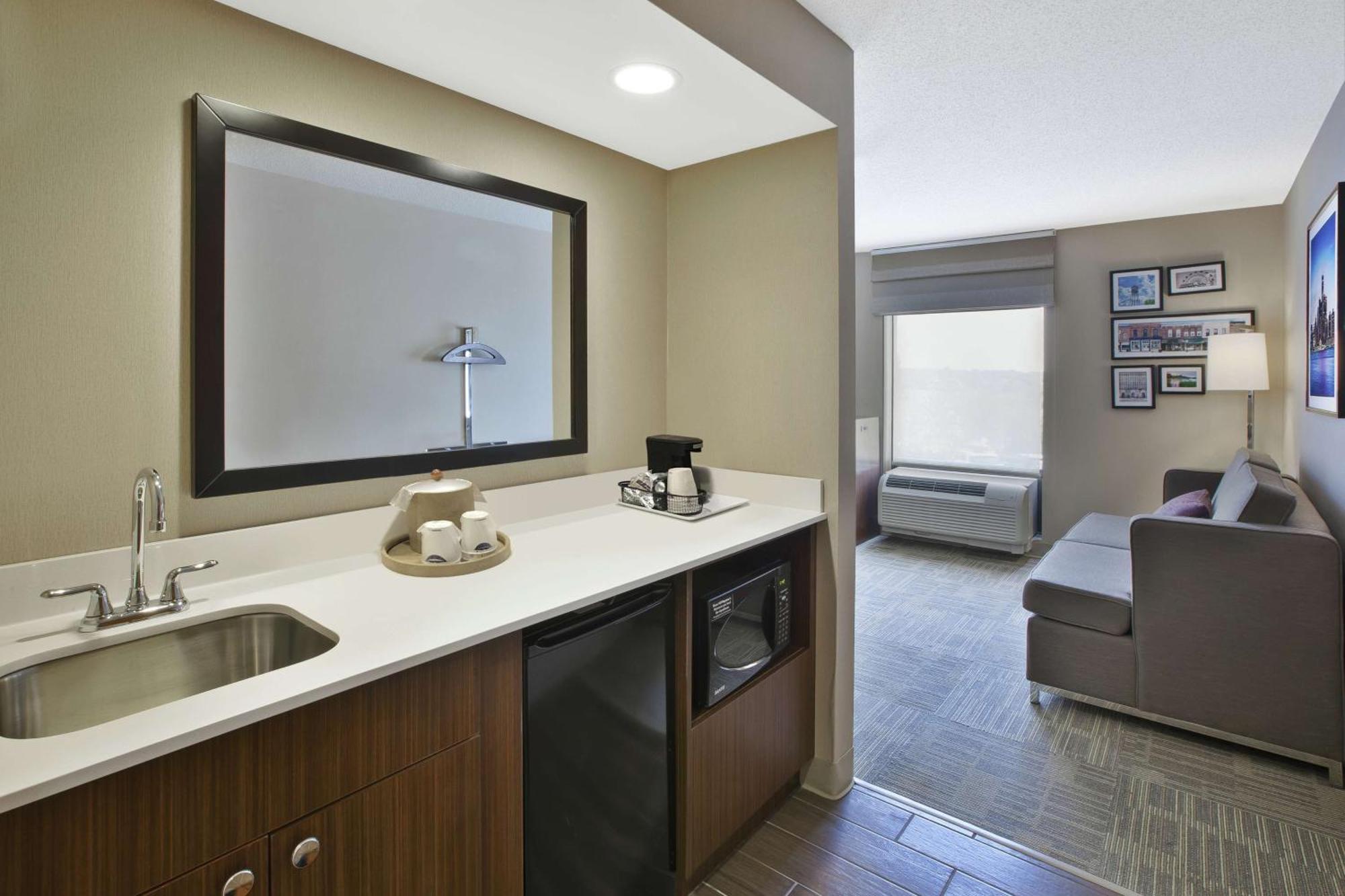 Hampton Inn Commerce/Novi Bagian luar foto