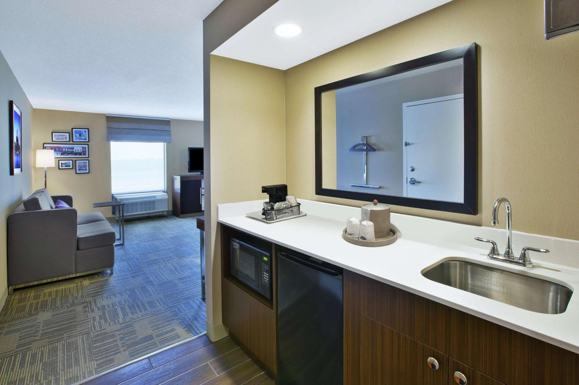 Hampton Inn Commerce/Novi Bagian luar foto