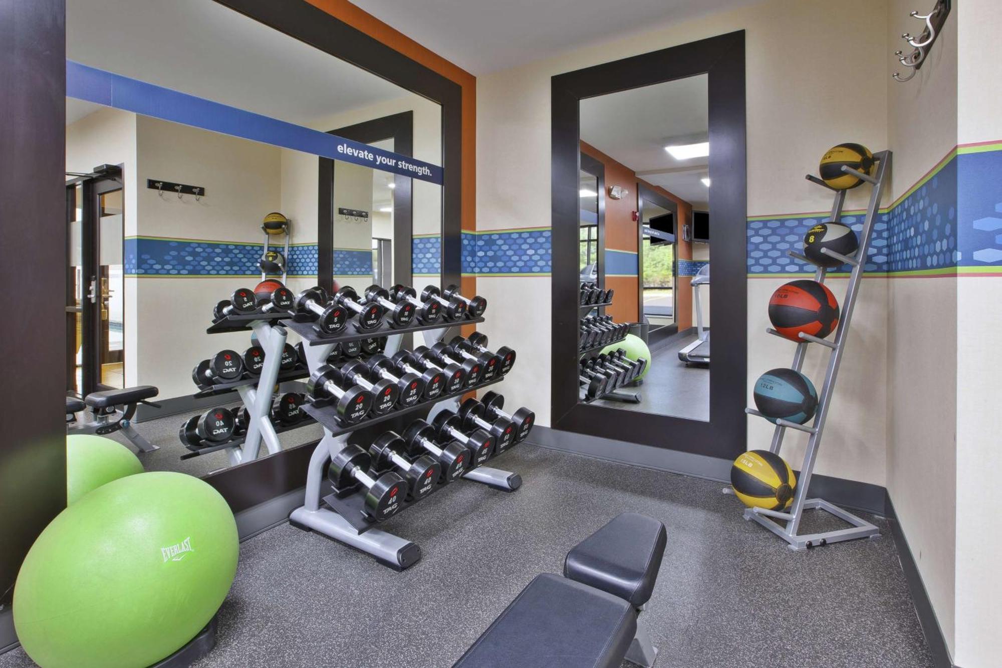 Hampton Inn Commerce/Novi Bagian luar foto