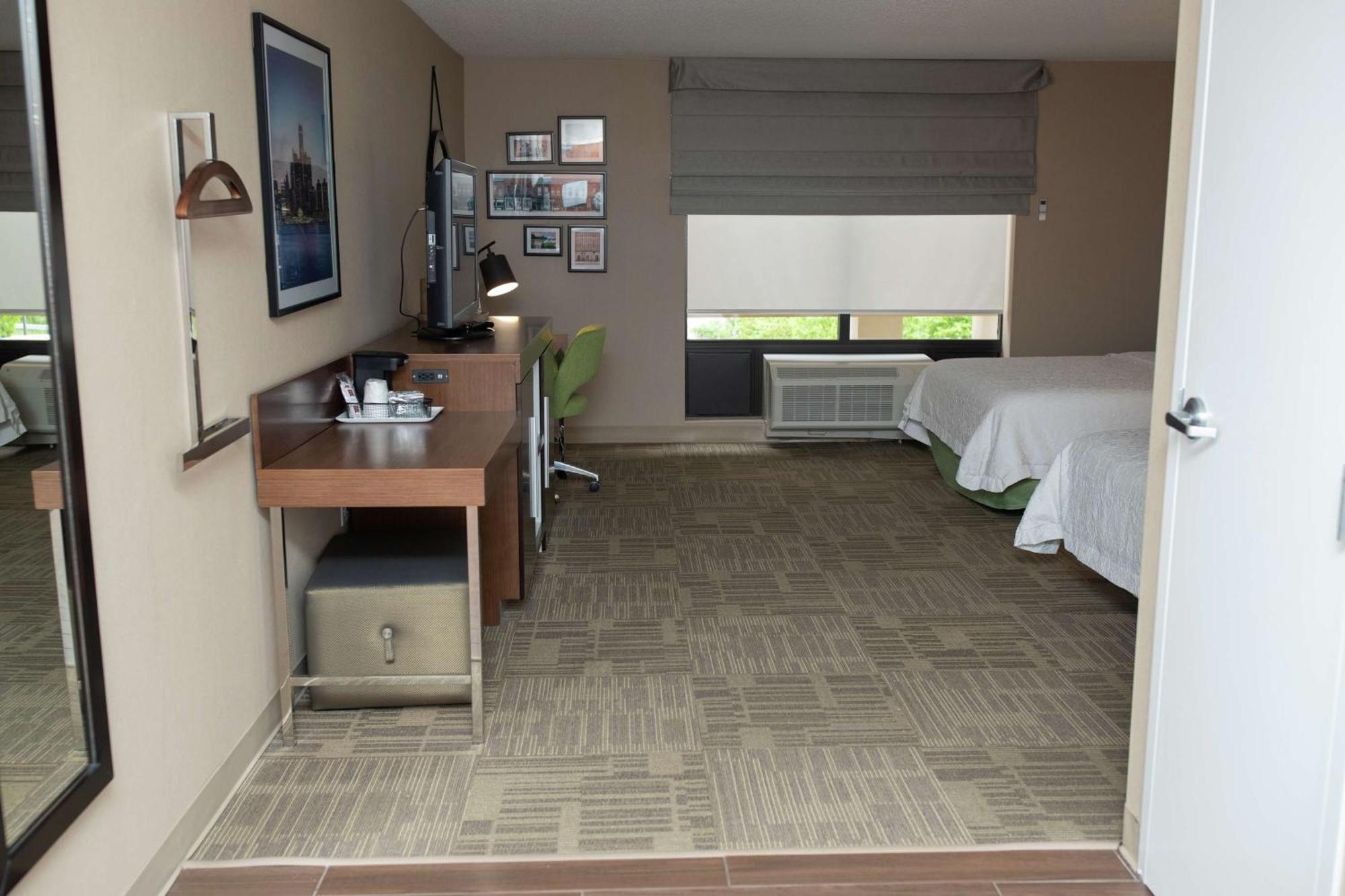 Hampton Inn Commerce/Novi Bagian luar foto