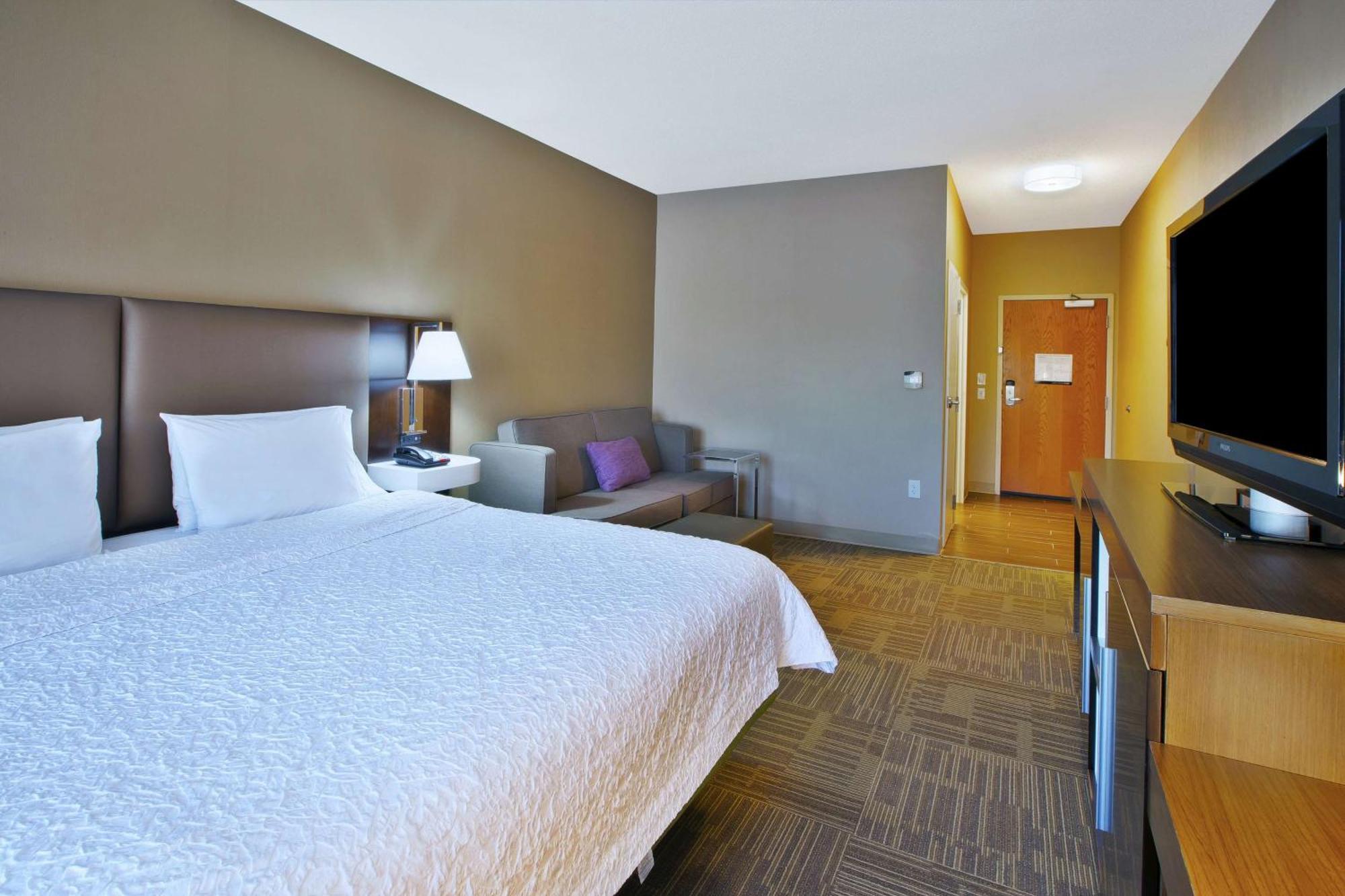 Hampton Inn Commerce/Novi Bagian luar foto