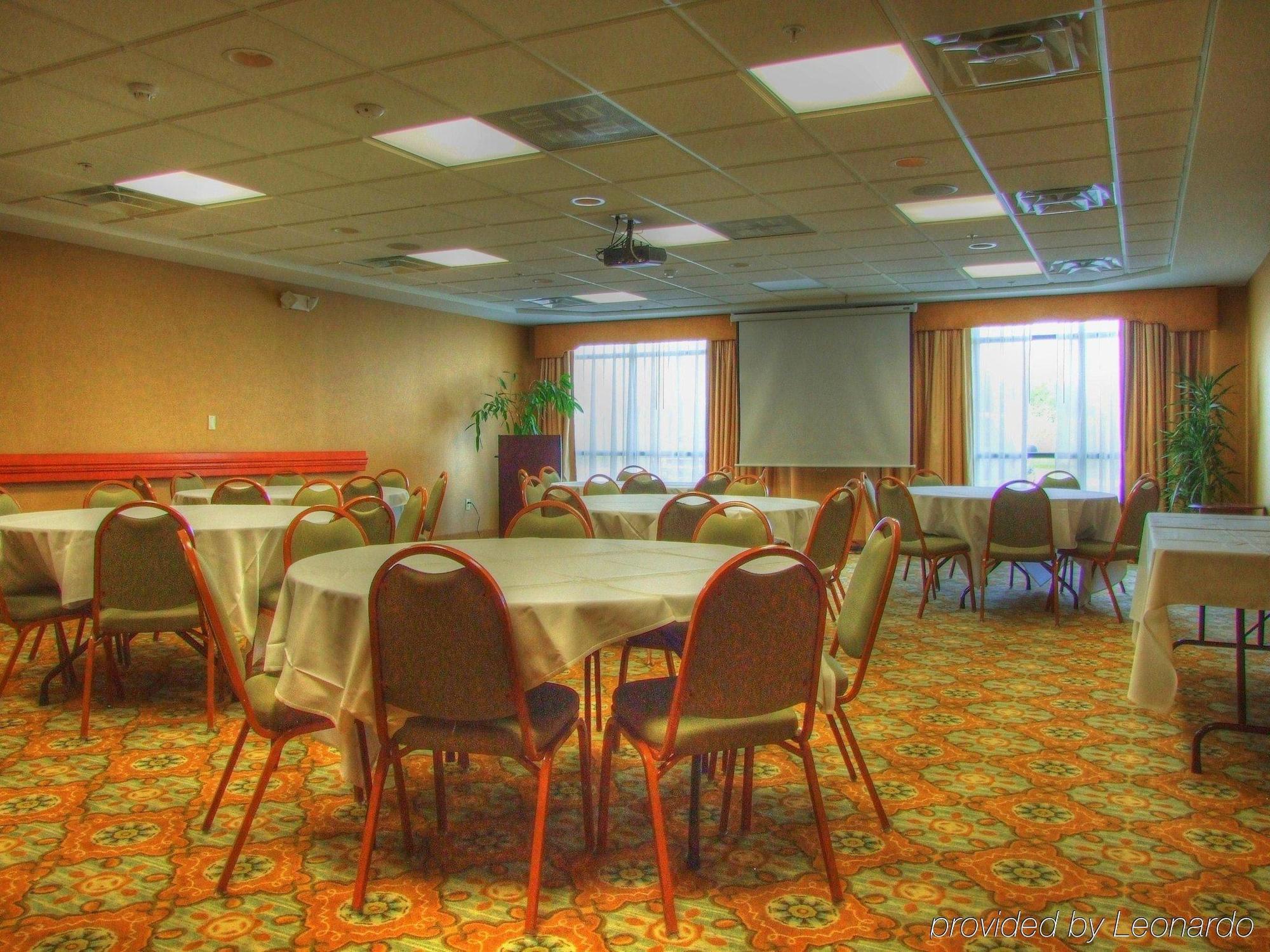 Hampton Inn Commerce/Novi Restoran foto
