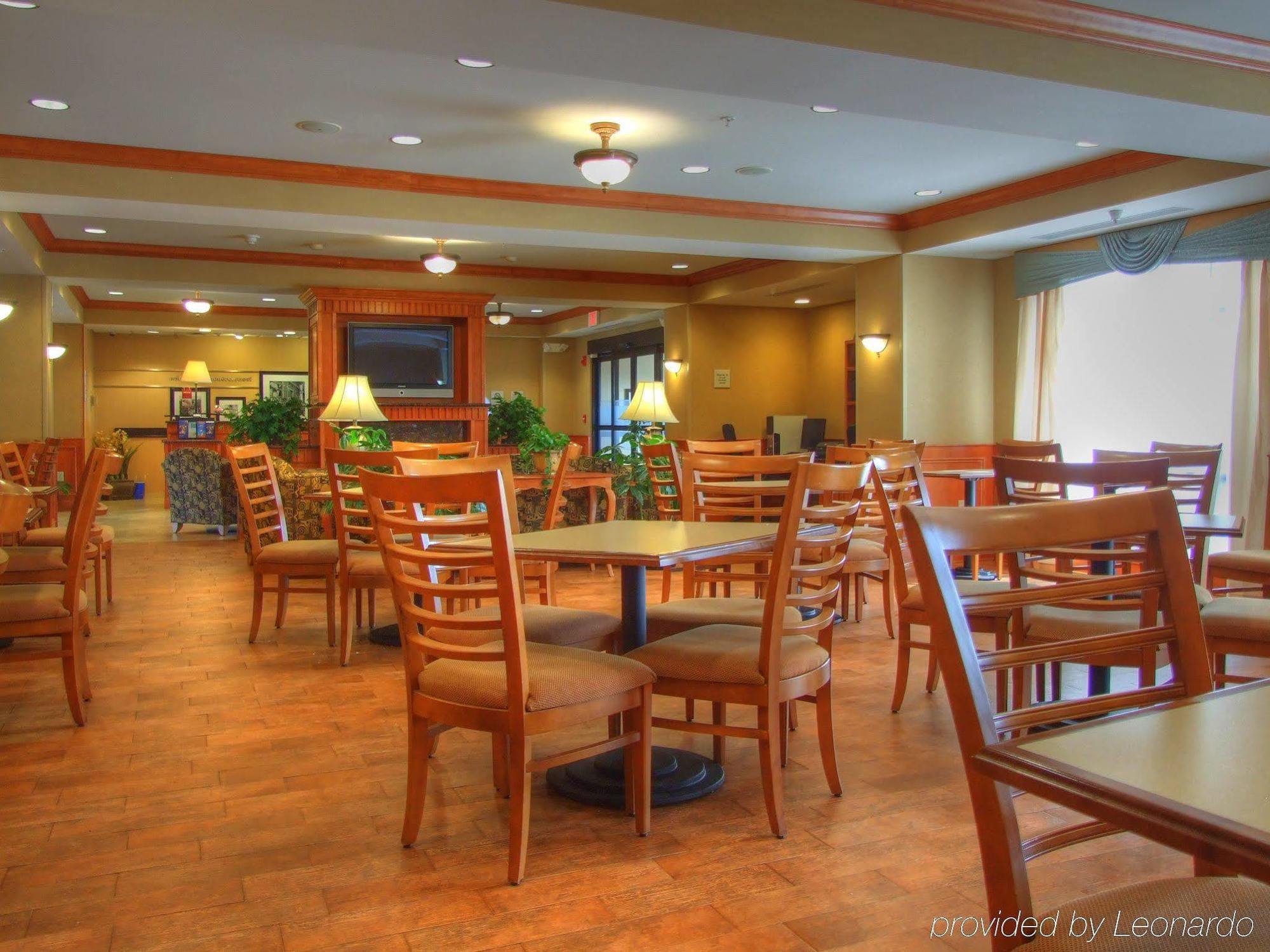 Hampton Inn Commerce/Novi Restoran foto