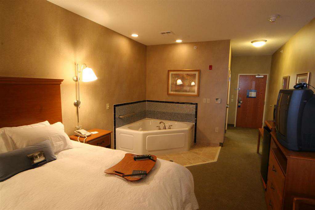 Hampton Inn Commerce/Novi Ruang foto